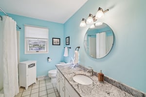 Bruce St-S3009-040.jpg