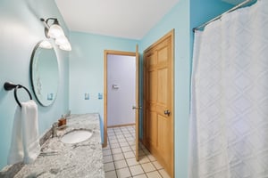 Bruce St-S3009-042.jpg