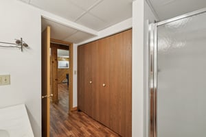 Bruce St-S3009-045.jpg