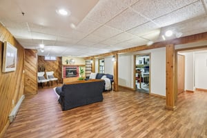 Bruce St-S3009-047.jpg