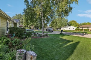Bruce St-S3009-060.jpg