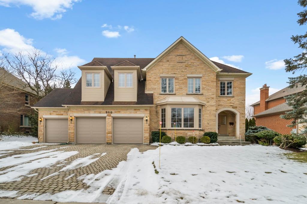 960 Lockwood Cir