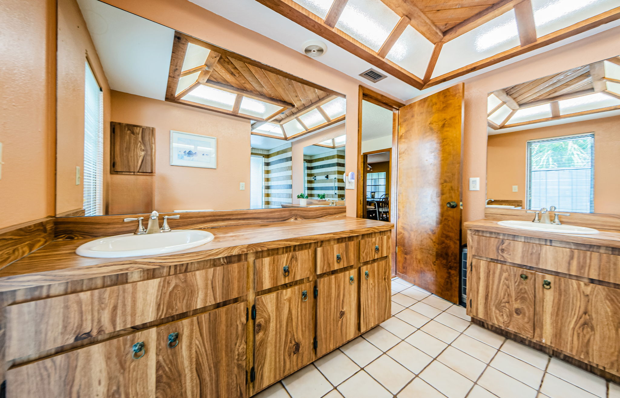 Master Bathroom 1b