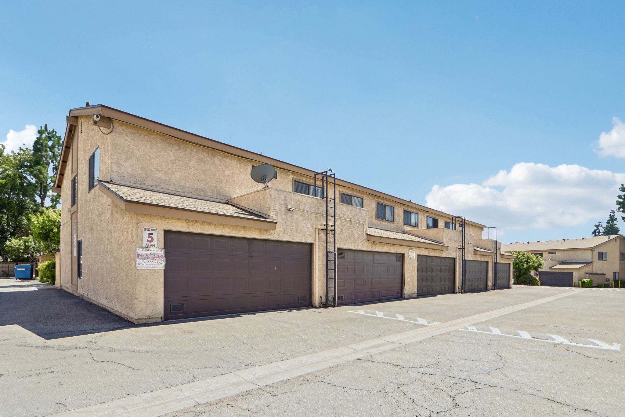 Sylmar Ave #19-S2907-06.jpg