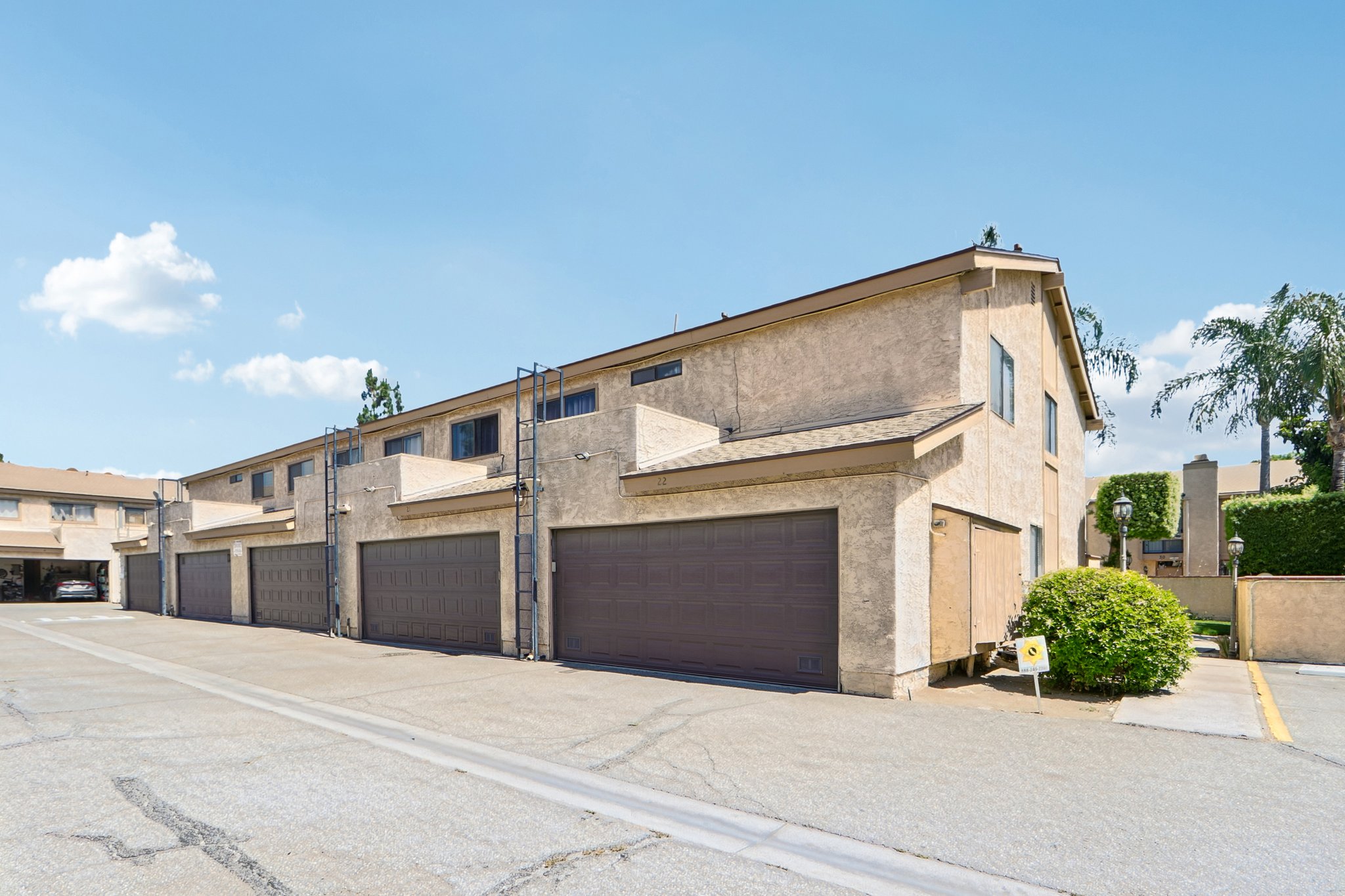 Sylmar Ave #19-S2907-04.jpg