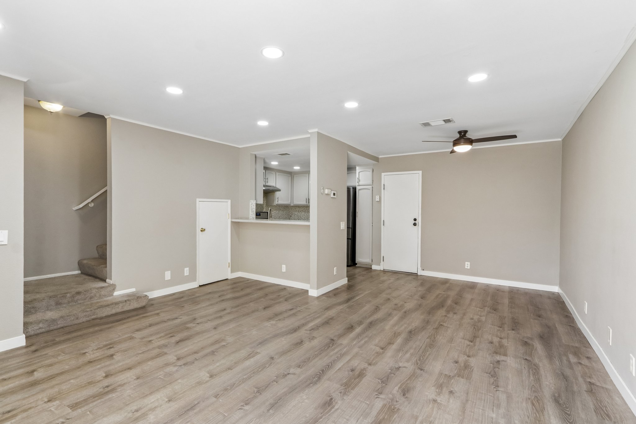Sylmar Ave #19-S2907-07.jpg