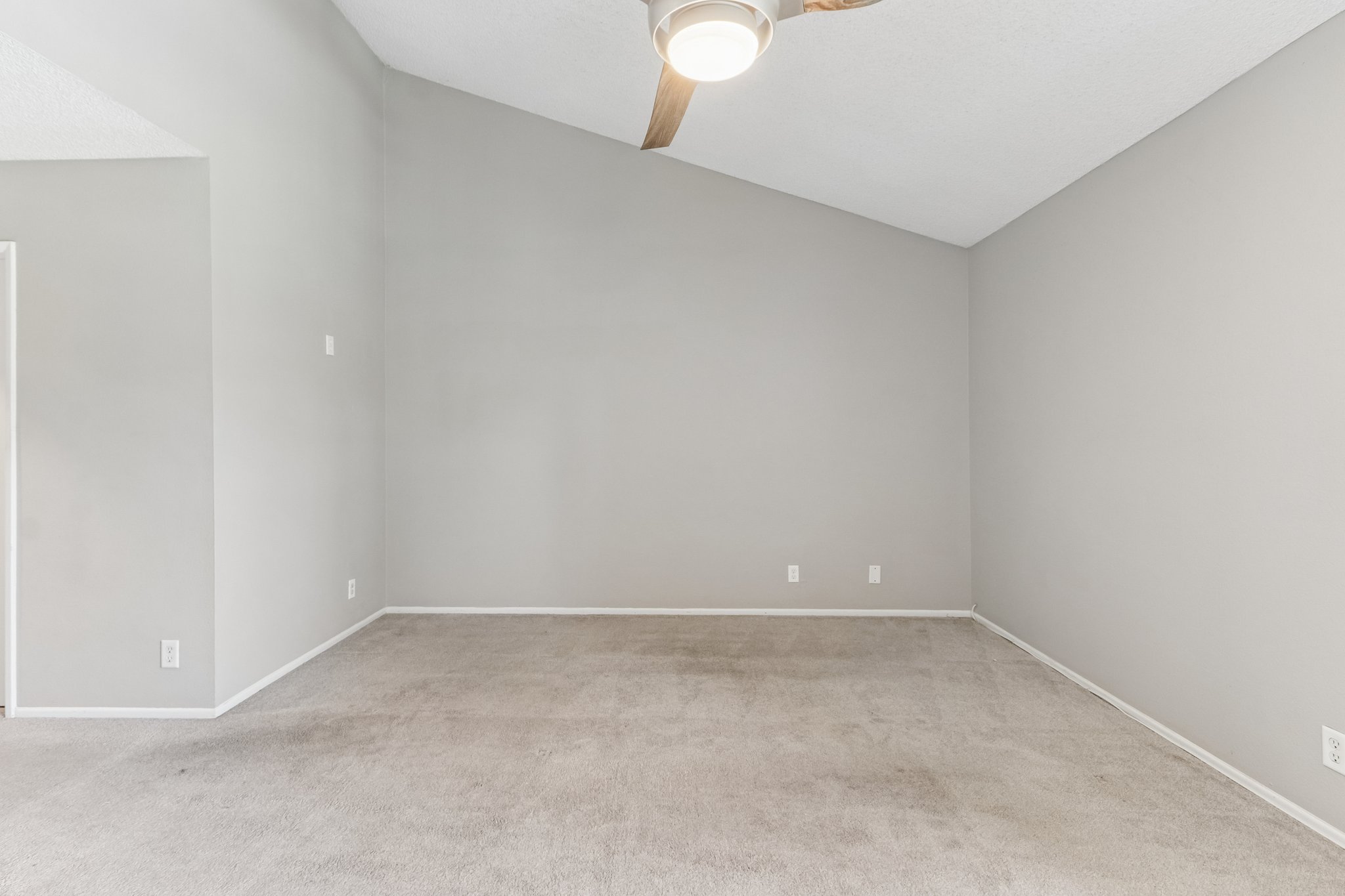 Sylmar Ave #19-S2907-24.jpg