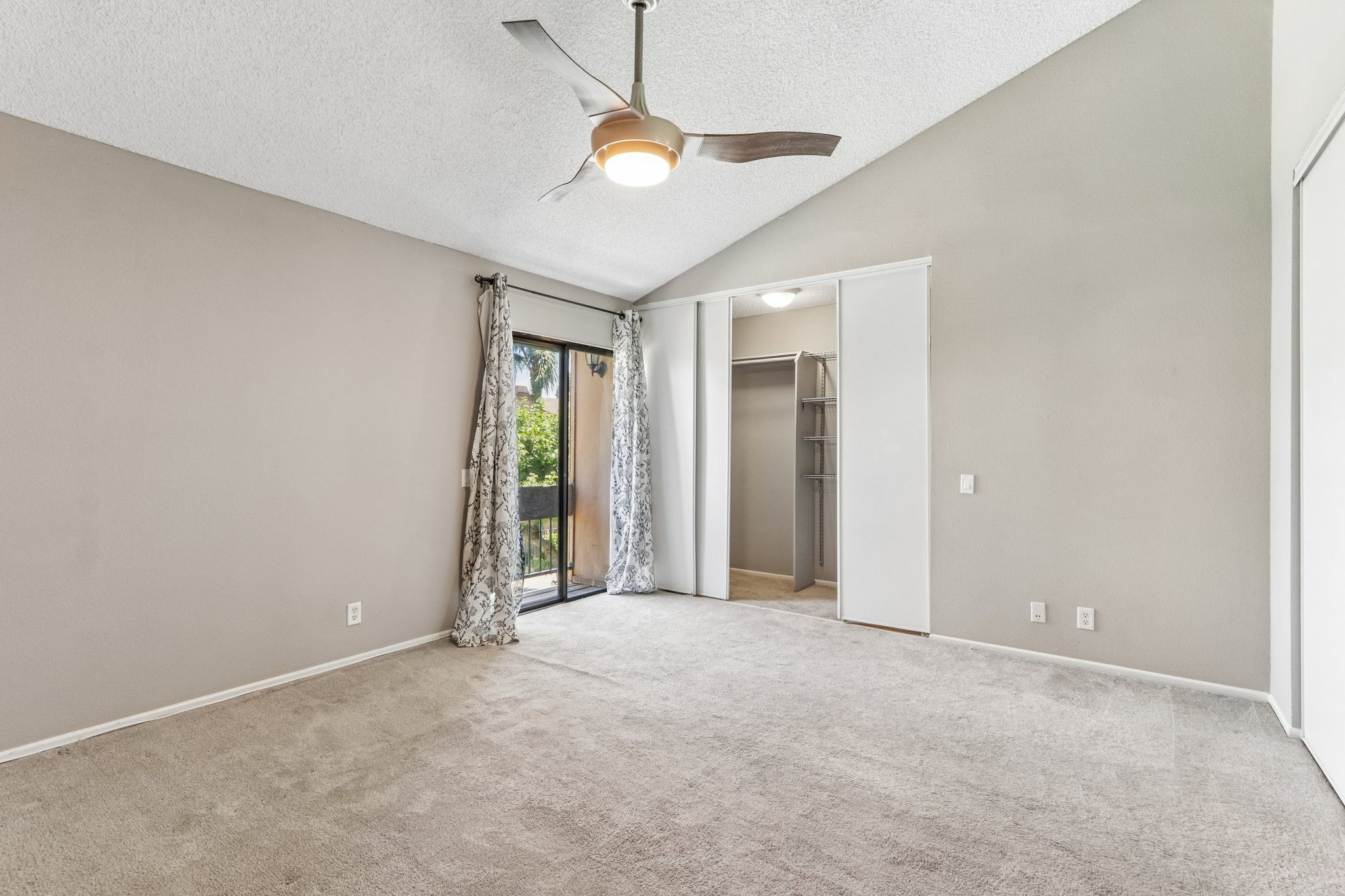 Sylmar Ave #19-S2907-25.jpg