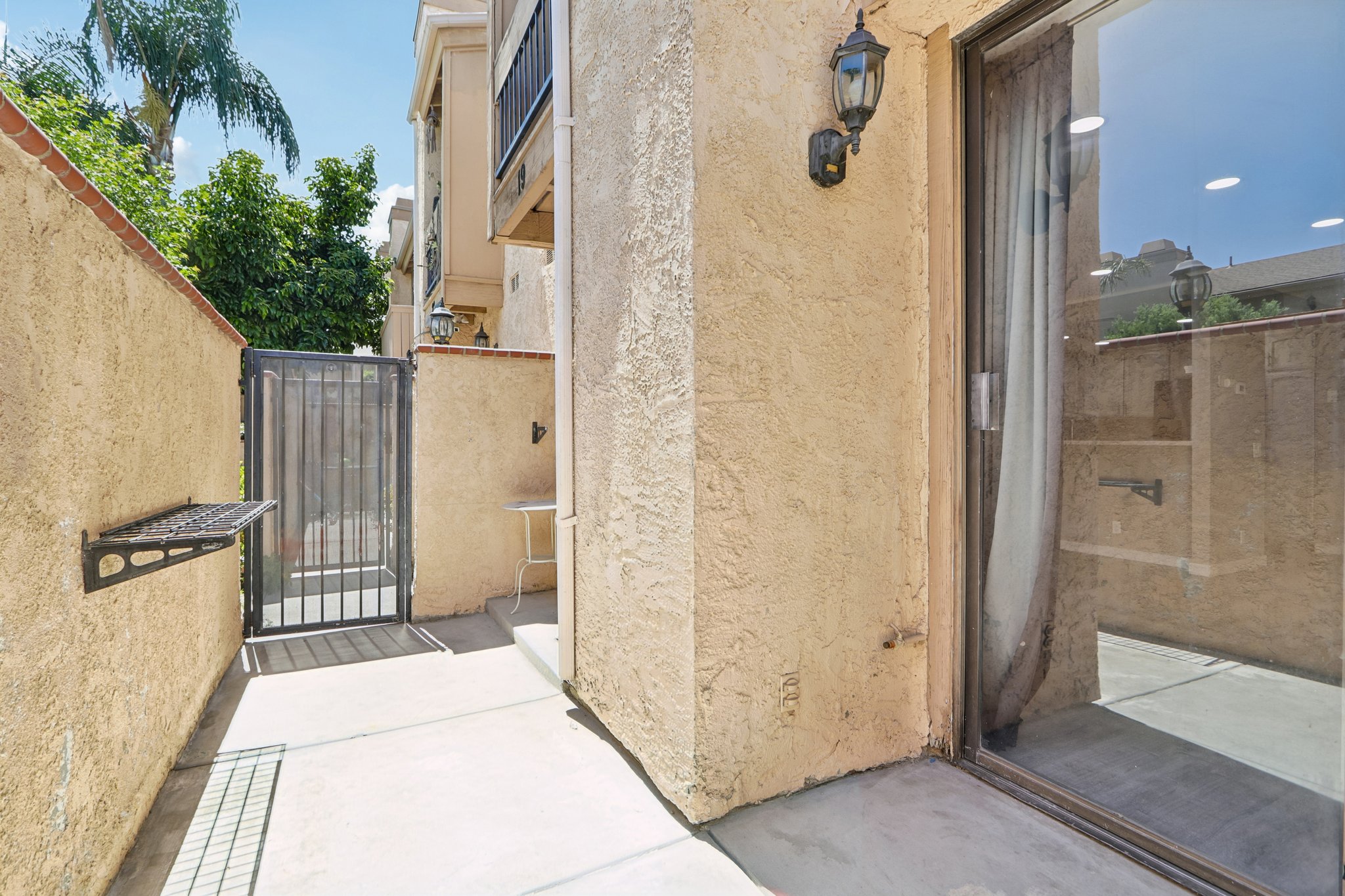 Sylmar Ave #19-S2907-03.jpg