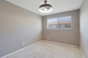Sylmar Ave #19-S2907-18.jpg