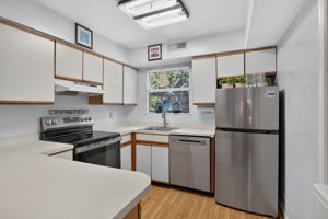 NEWER STAINLESS APPLIANCES