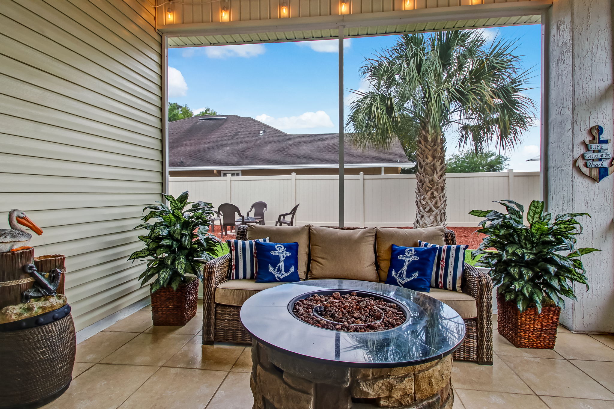 Screened-in Porch