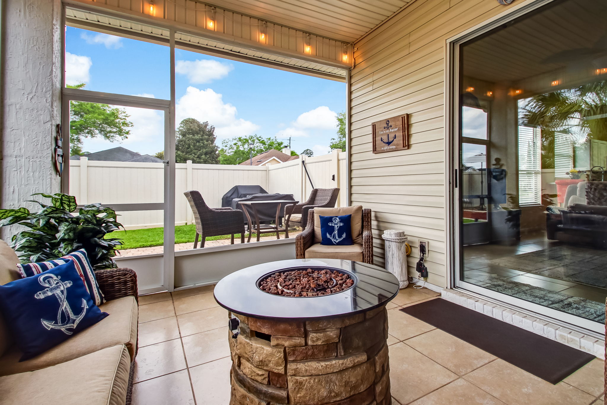 Screened-in Porch