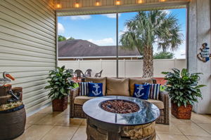 Screened-in Porch
