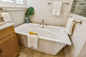 ... a deep soaking tub