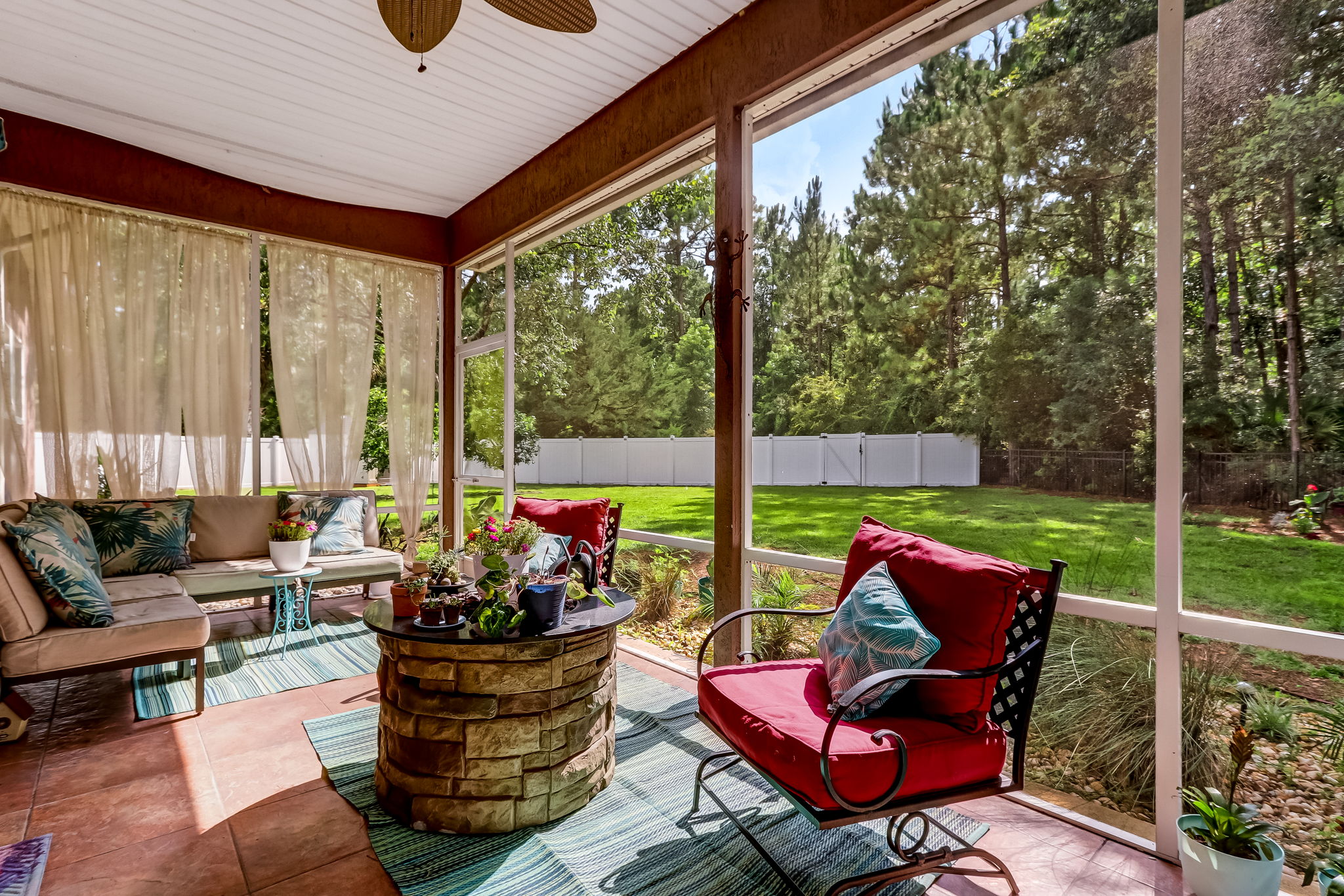 Screened-in Porch