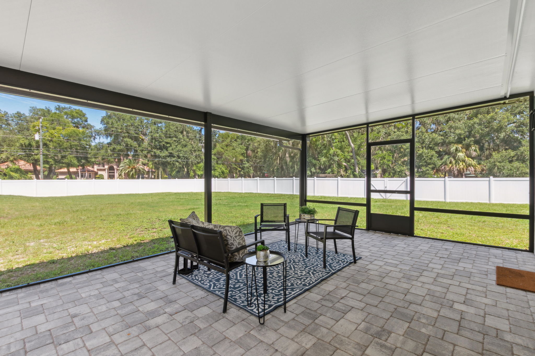 Screened-in Porch
