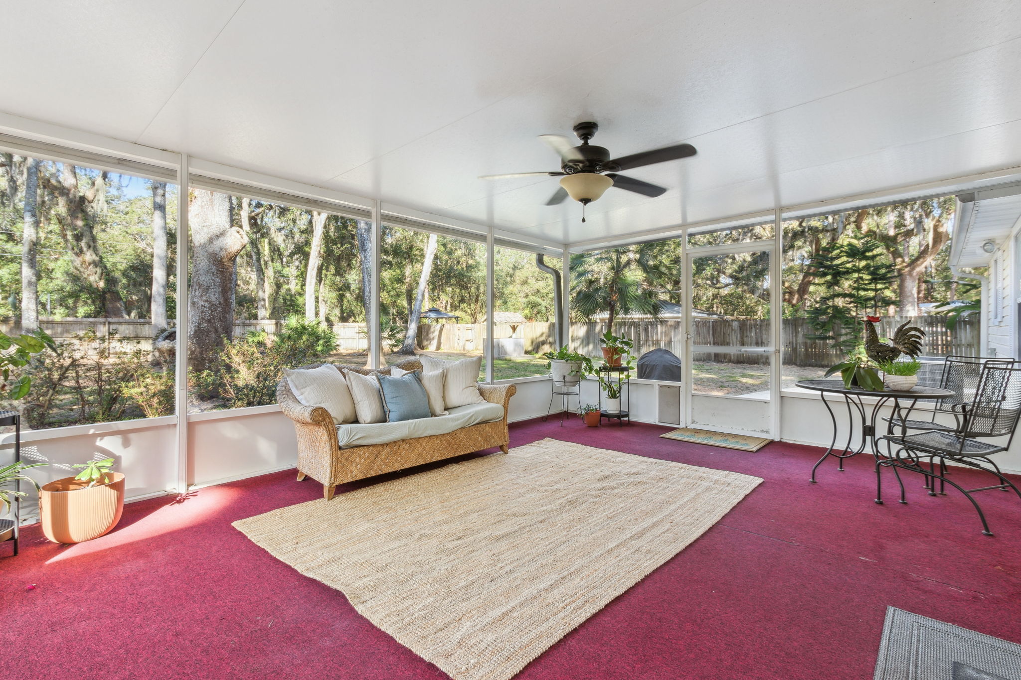 Screened-in Porch