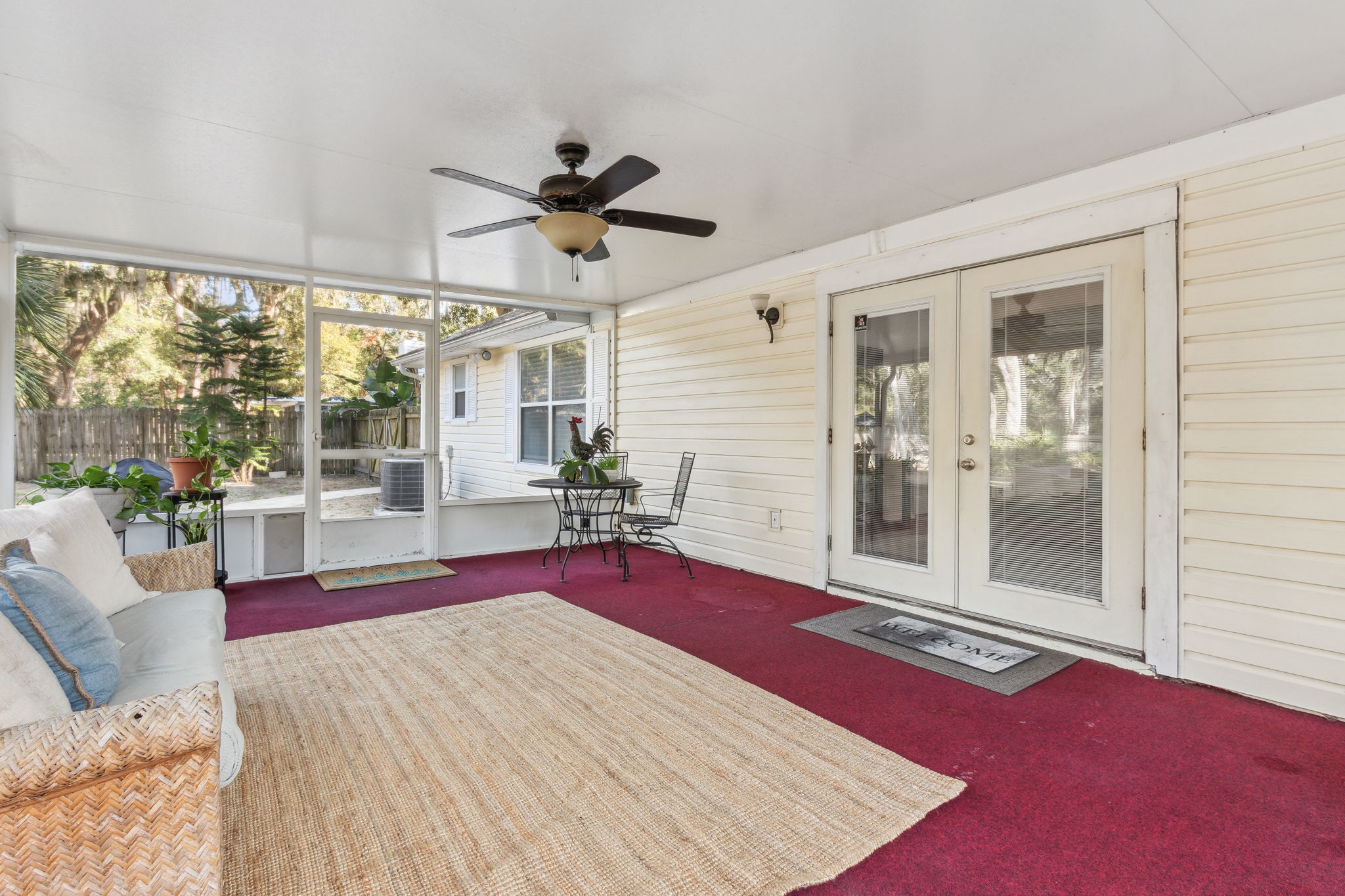 Screened-in Porch