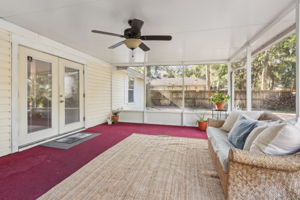 Screened-in Porch