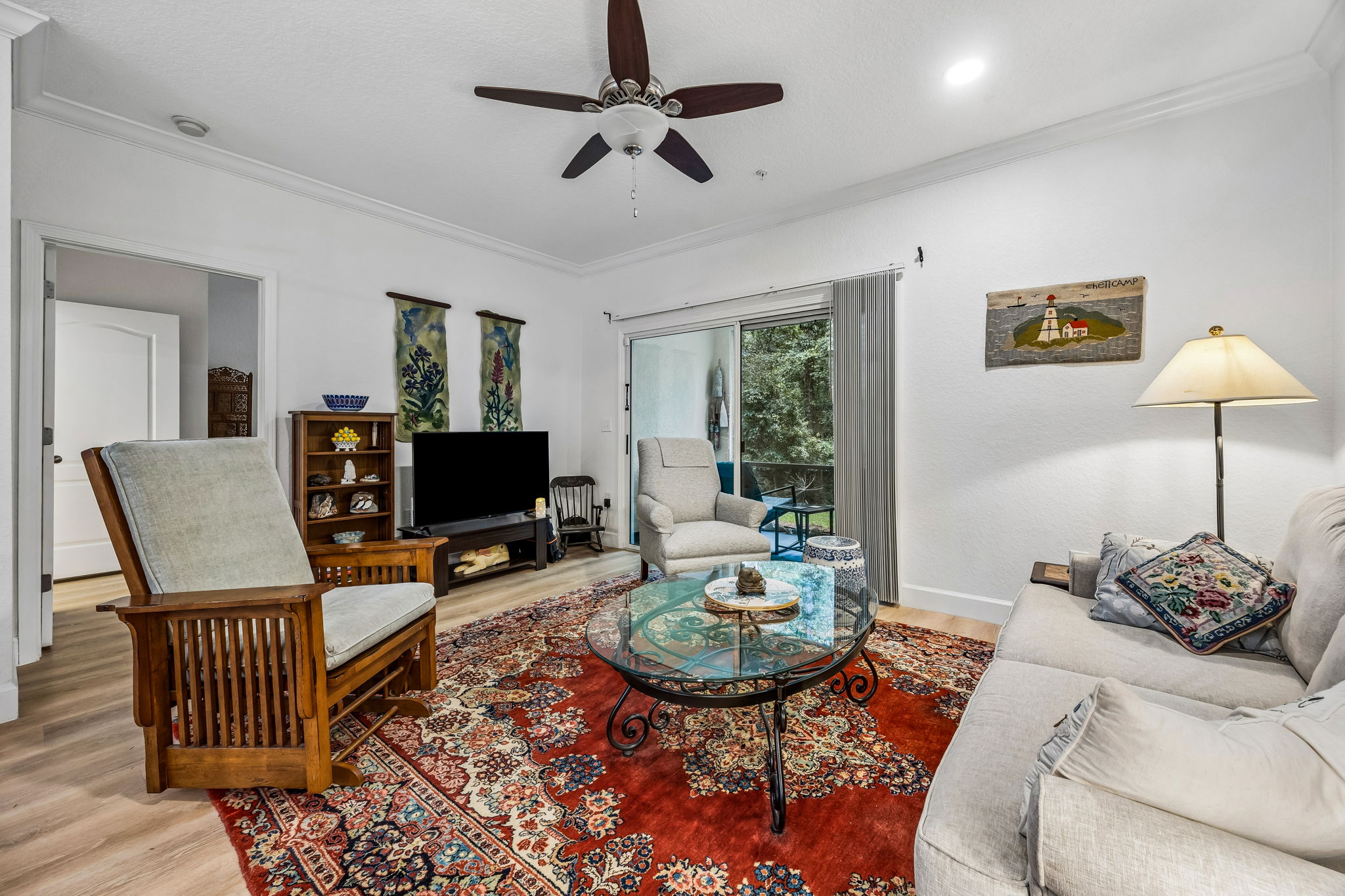 Sliding Doors from Living Room to Screened Patio.