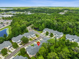 Beautiful Condo Located in Gated Community.