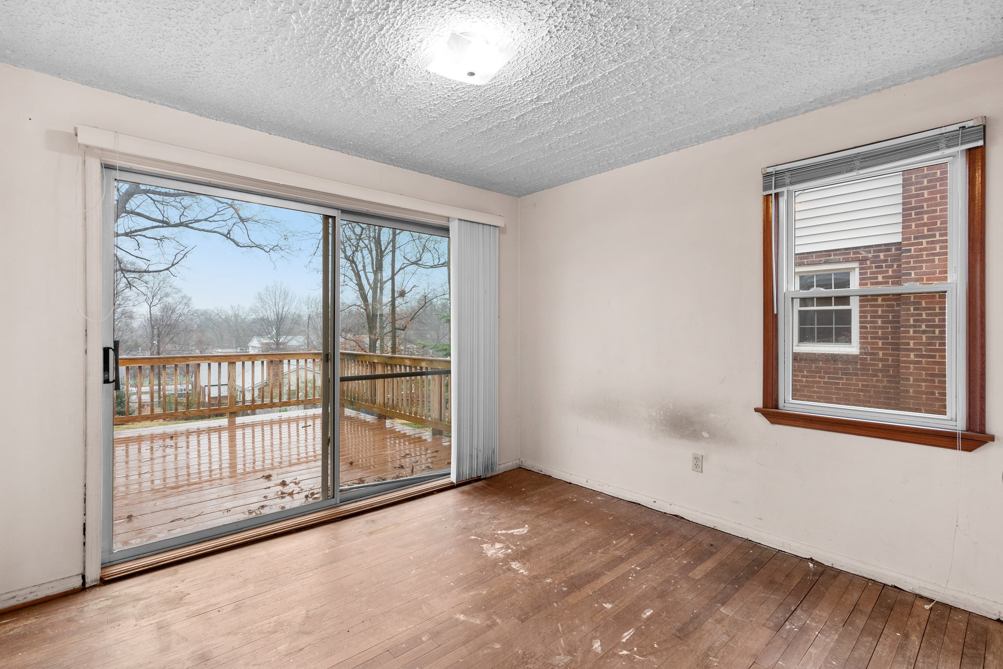 16. 9609 49th PL.jpg