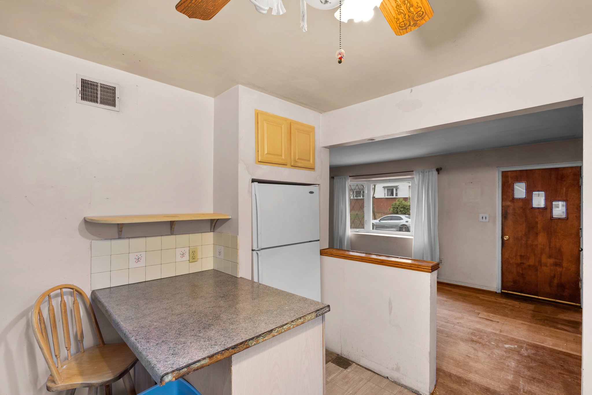 07. 9609 49th PL.jpg