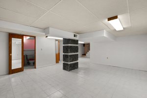 24. 9609 49th PL.jpg