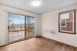 16. 9609 49th PL.jpg