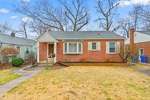 01. 9609 49th PL.jpg