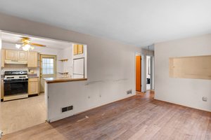 04. 9609 49th PL.jpg