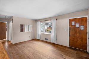 05. 9609 49th PL.jpg