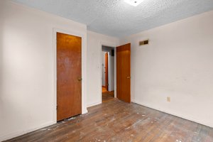 17. 9609 49th PL.jpg