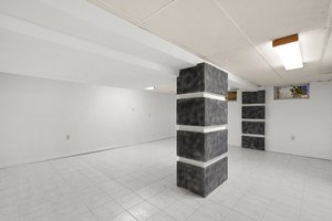 22. 9609 49th PL.jpg