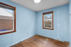 11. 9609 49th PL.jpg