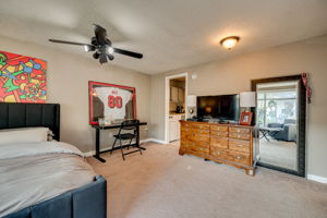  Photo 48
