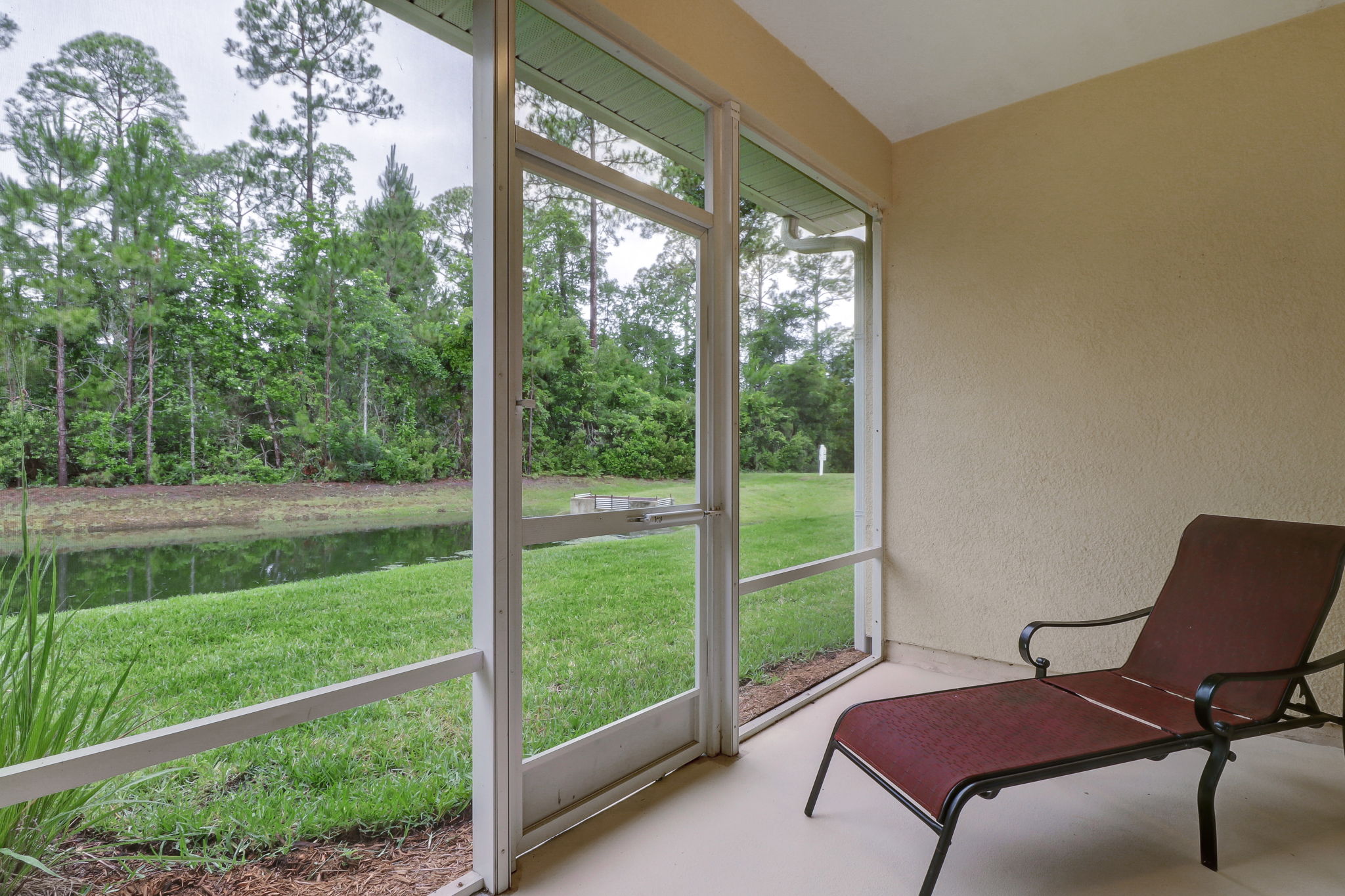 Screened-in Porch