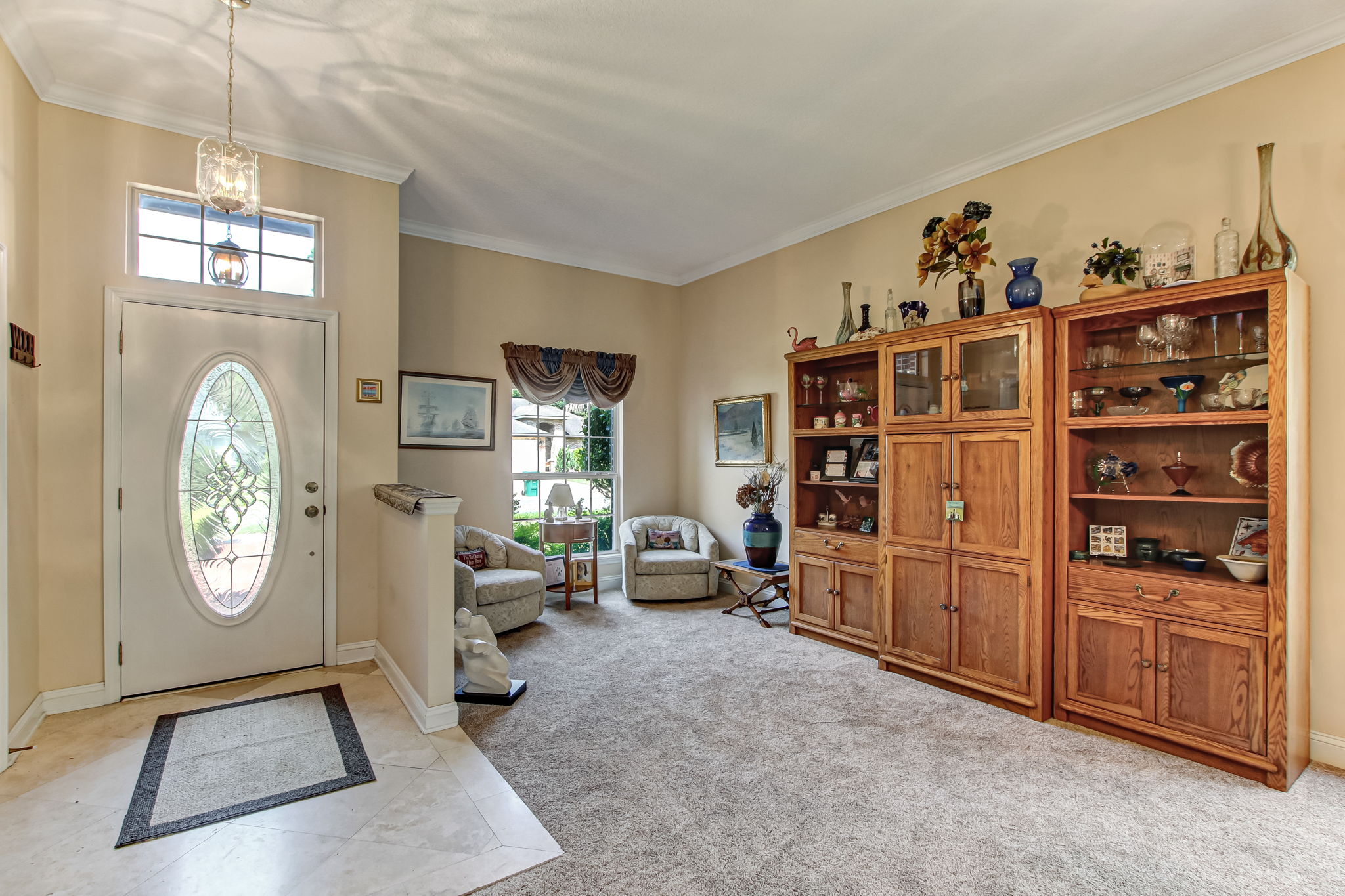 Foyer/Living Room