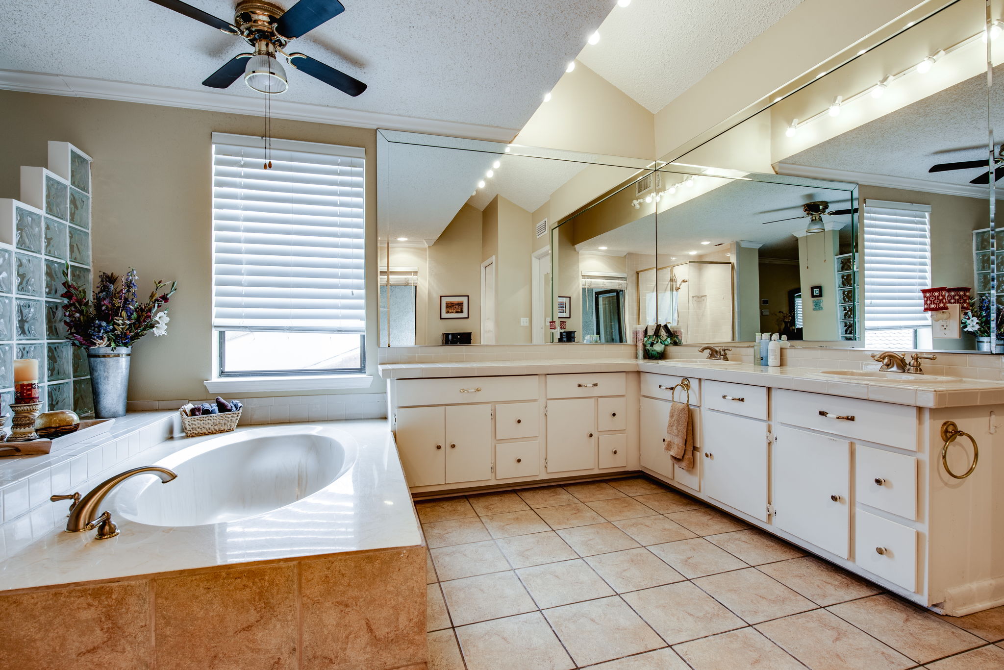 9612 Orchard Hill, Dallas, TX 75243 Elemby Photography