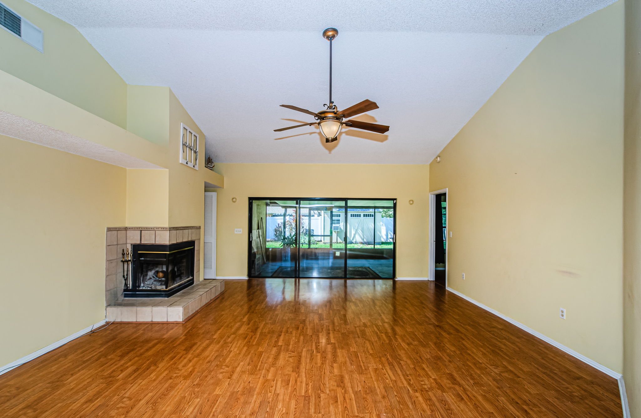 Living Room 1A-e