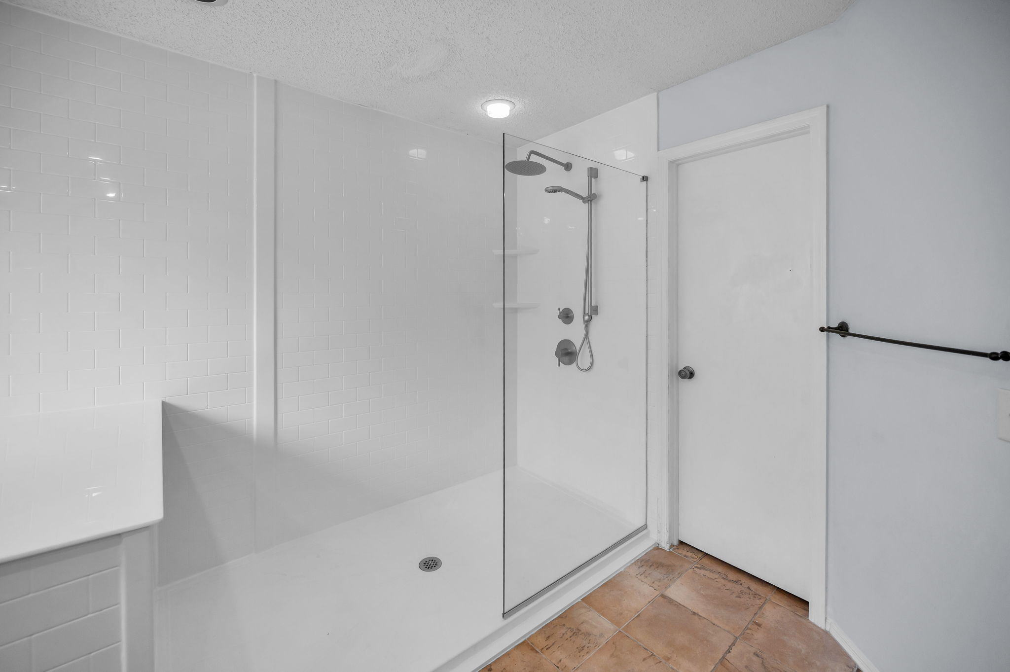 Primary Bathroom1b-3