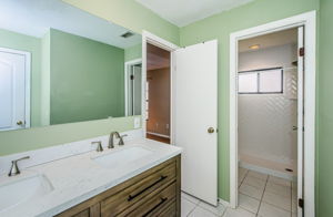 Bathroom 1C