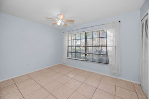 Kitchen Eat-in Area2-3