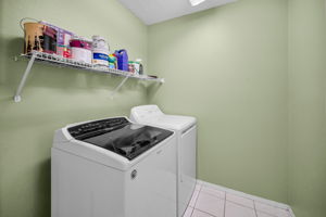 Laundry Room-3