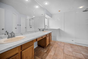 Primary Bathroom1a-3