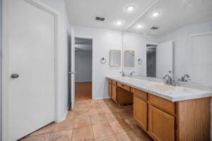 Primary Bathroom1d-3