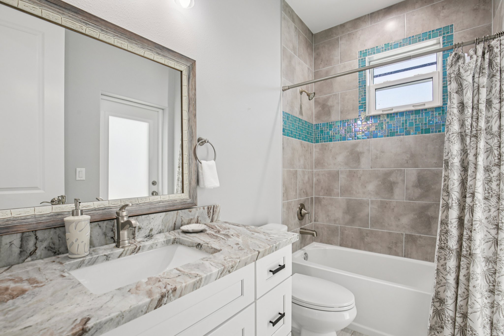 Miami Cir-S1104-025.jpg