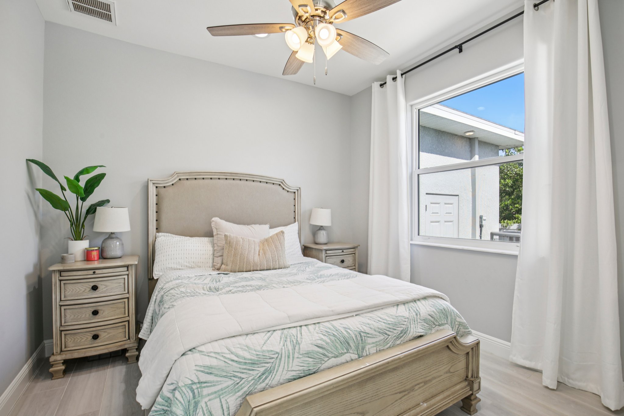 Miami Cir-S1104-028.jpg