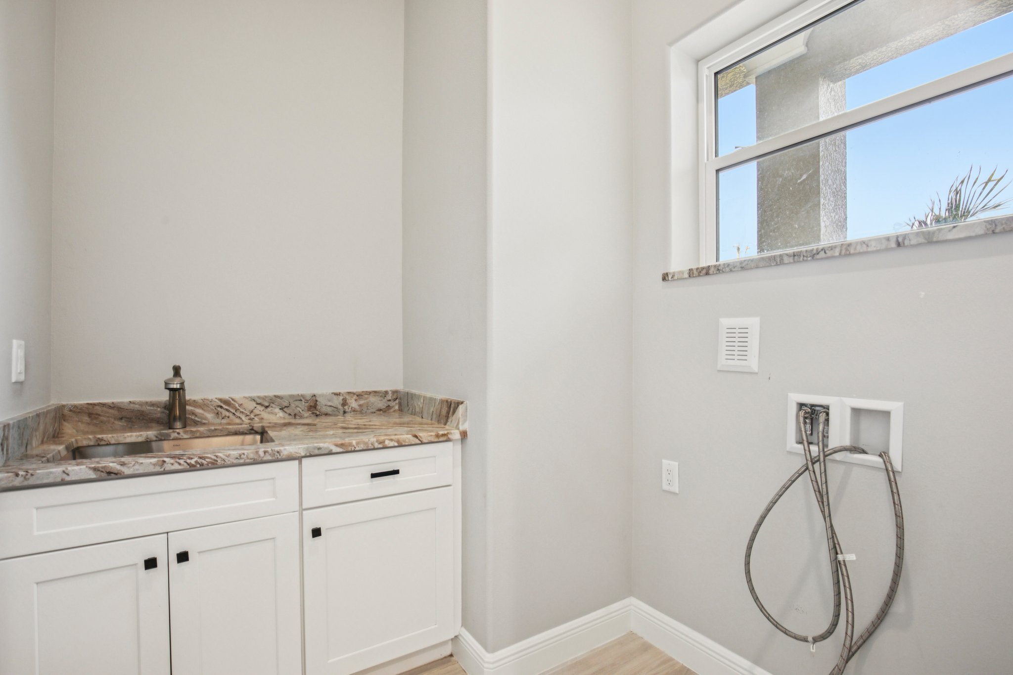 Miami Cir-S1104-030.jpg